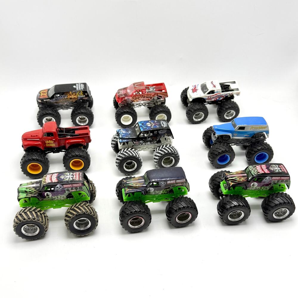 Lot of 9 Hot Wheels Monster Jam Monster Trucks Grave Digger Medusa 1:64 Die Cast